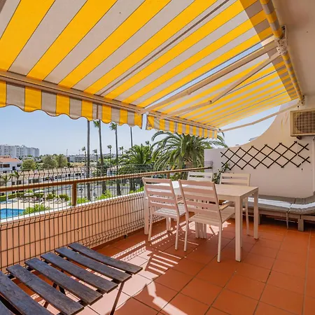 Lägenhet Ocean View With Pool And Private Balcony